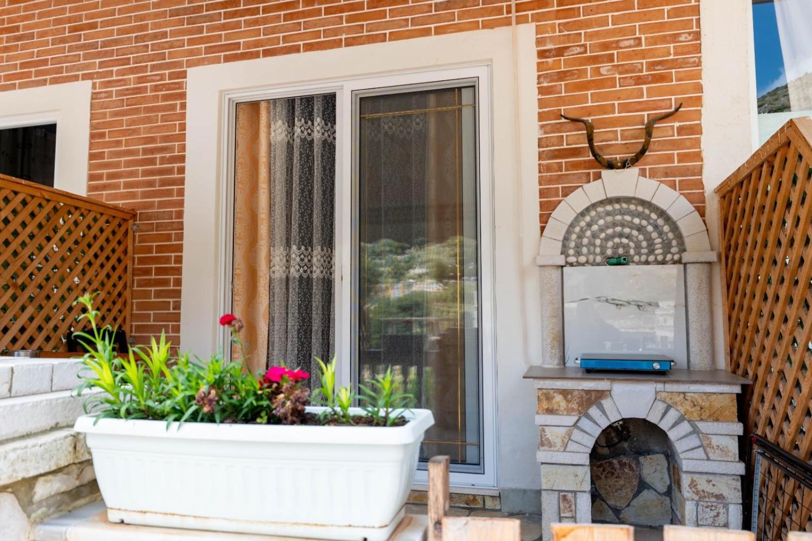 Vila Basho Sarande Exterior photo