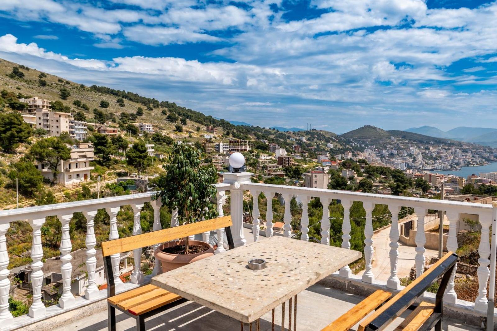 Vila Basho Sarande Exterior photo
